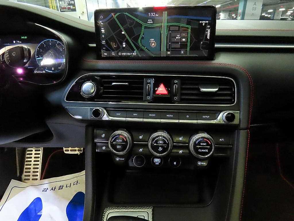Genesis G70 - Vista 11
