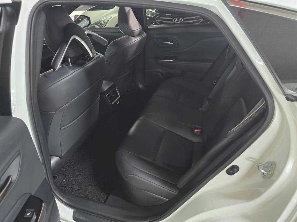 Toyota Crown 2025 Blanco - Importación desde Corea - HF Imports Iquique - Foto 15