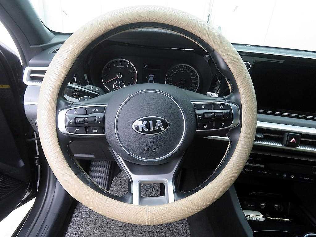KIA K5 - Vista 8