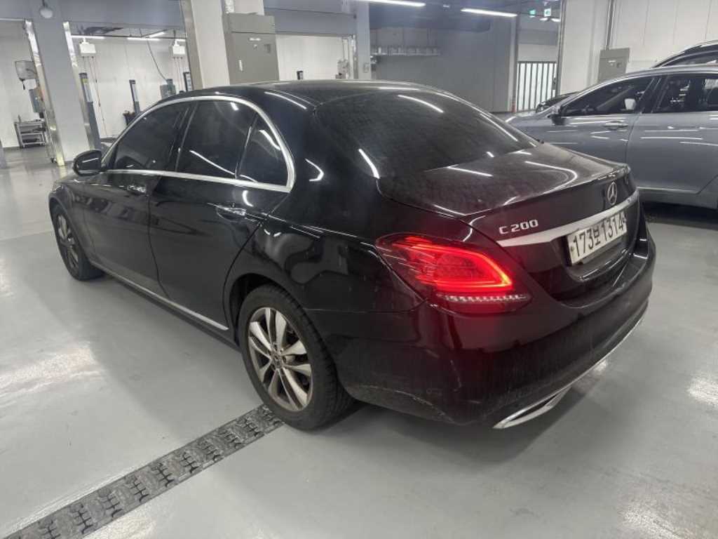 Mercedes Benz C Class - Vista 4