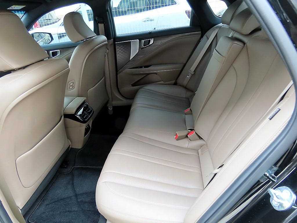 KIA K8 - Vista 6