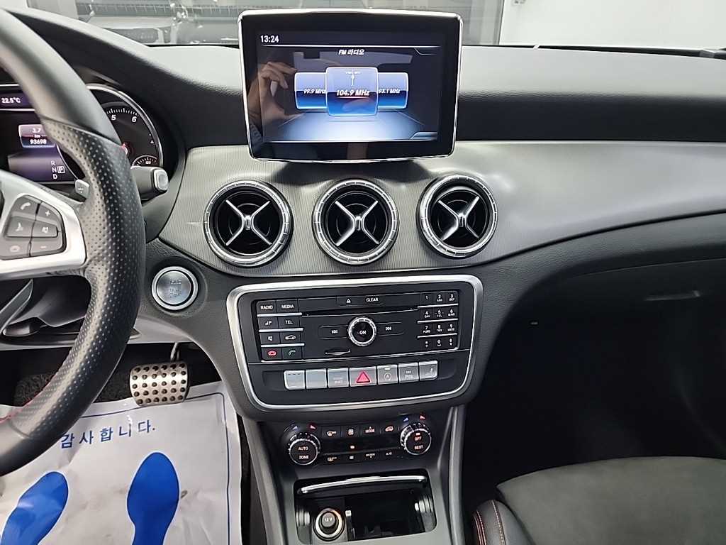 Mercedes Benz CLA Class - Vista 10
