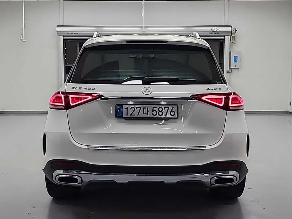 Mercedes Benz GLE Class - Vista 3