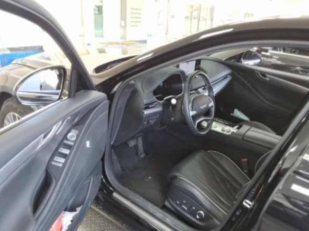 Genesis G80 - Vista 8