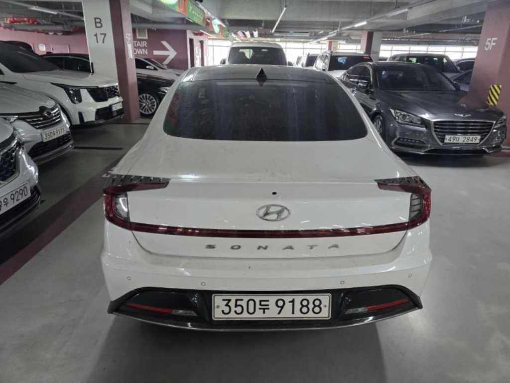 HYUNDAI Sonata - Vista 6