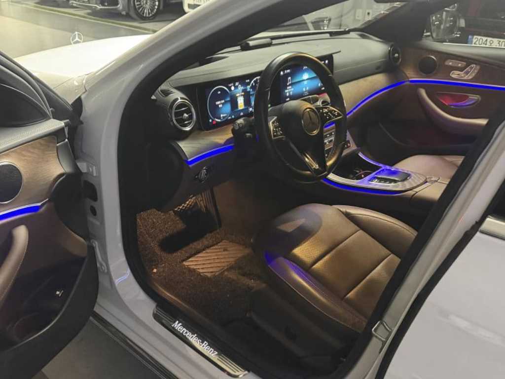 Mercedes Benz E class - Vista 7
