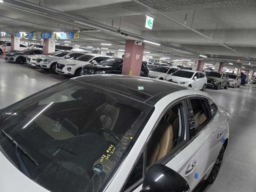 HYUNDAI Sonata - Vista 3