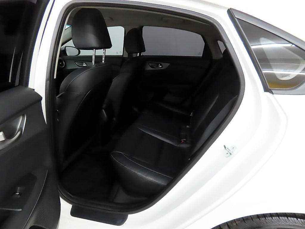 KIA K3 - Vista 6