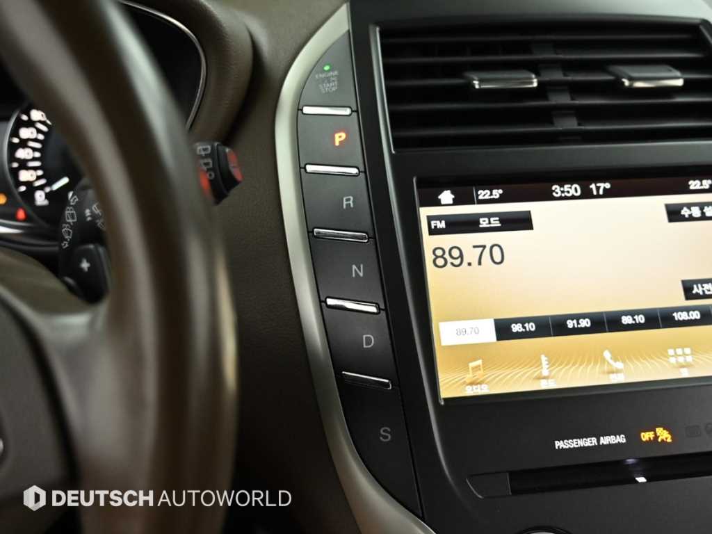 Lincoln MKC - Vista 9