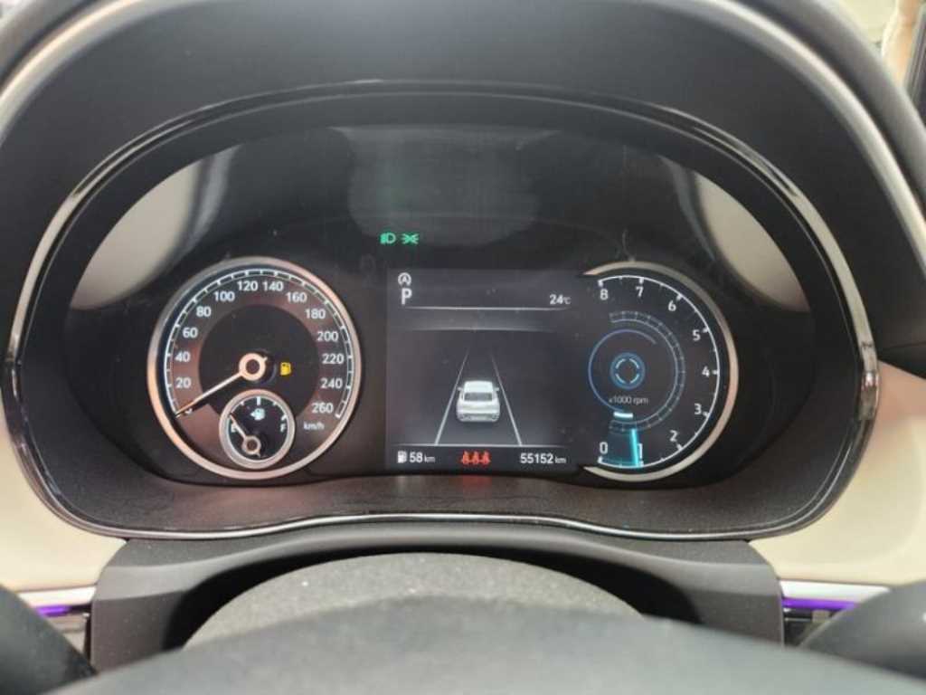 Genesis GV70 - Vista 8