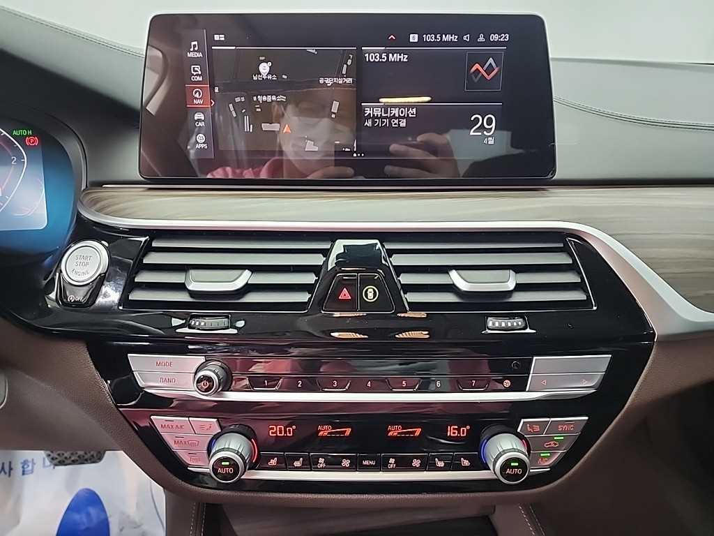 BMW 5 Series - Vista 10
