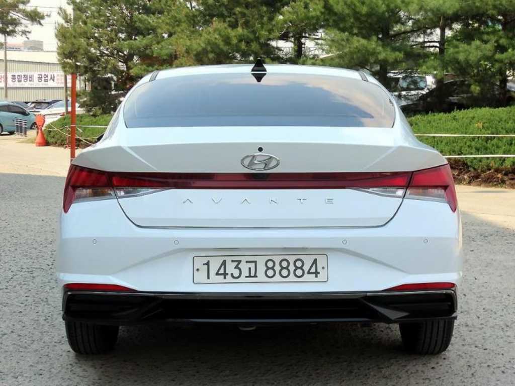 HYUNDAI Avante - Vista 4
