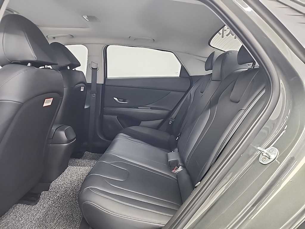 HYUNDAI Avante - Vista 12