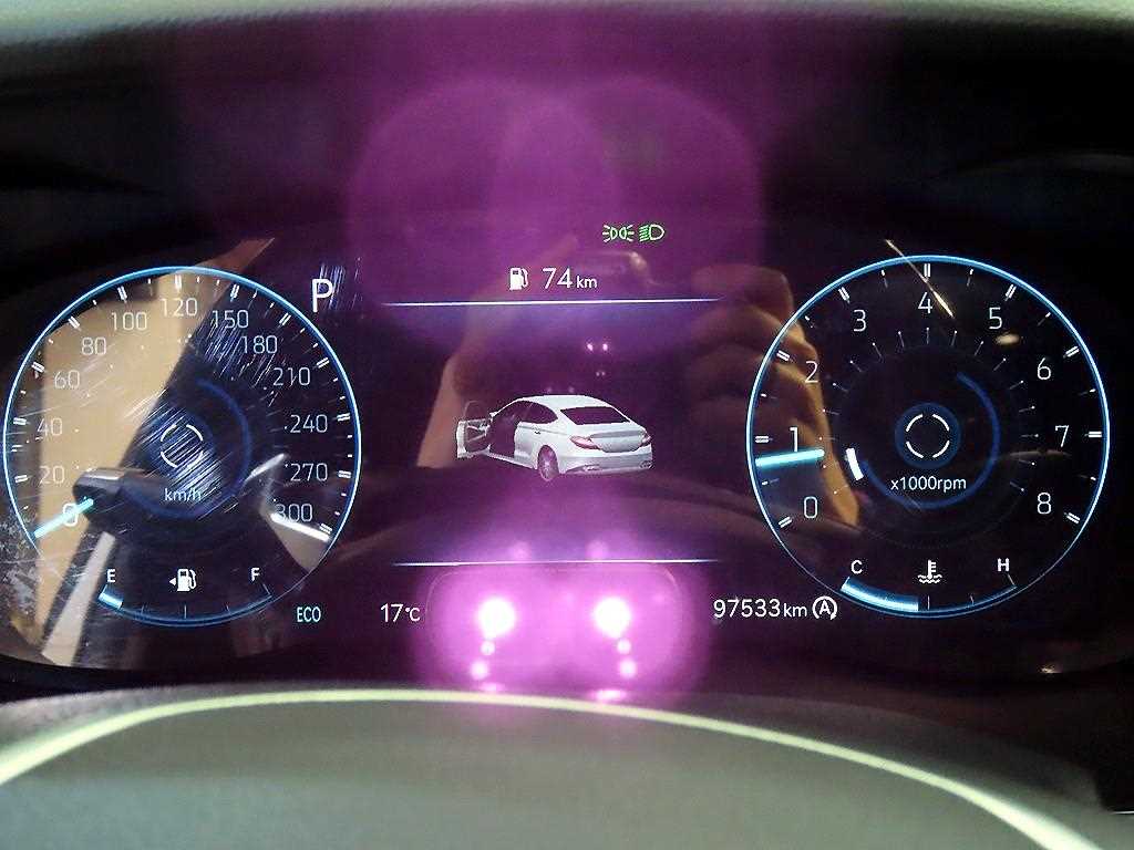 Genesis G70 - Vista 9