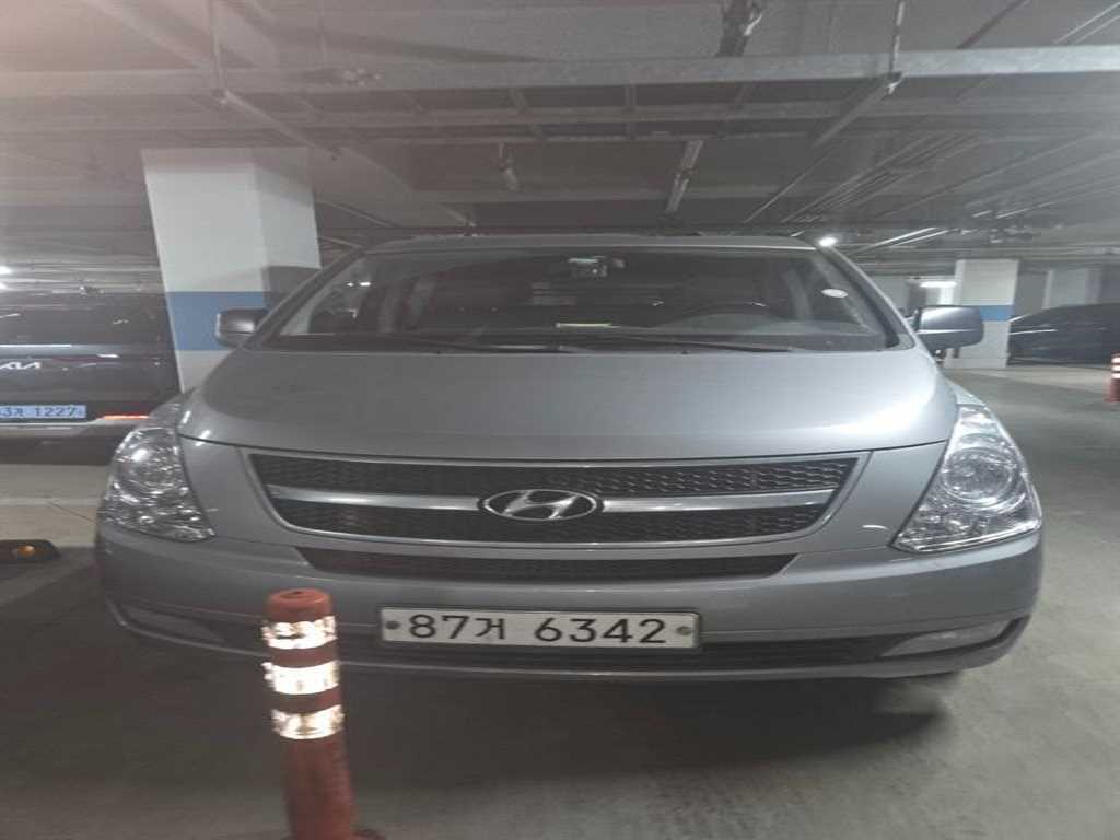 HYUNDAI Starex 2015 Gris - Importación desde Corea - HF Imports Iquique - Foto 1