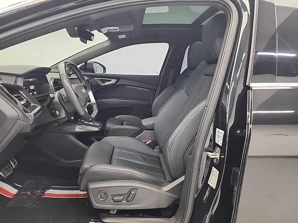 Audi Q4 - Vista 11