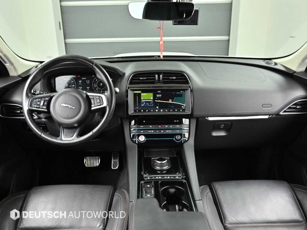 Jaguar F-PACE - Vista 7