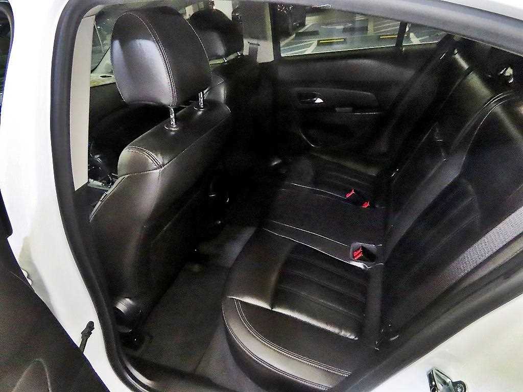 Chevrolet Cruise - Vista 7