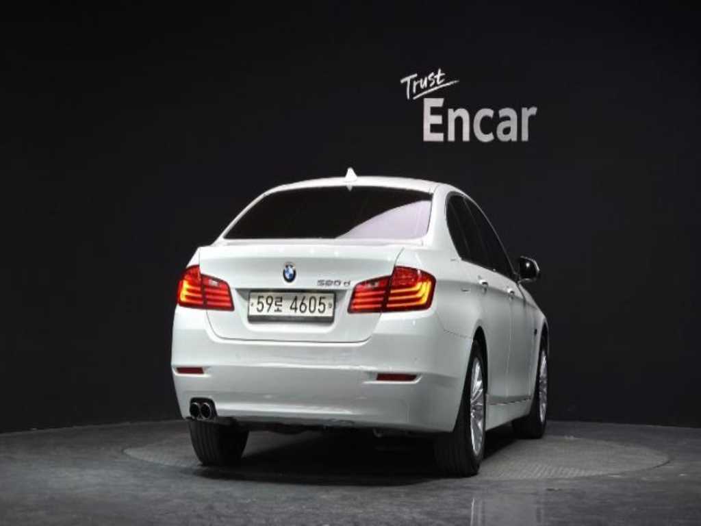 BMW 5 Series - Vista 4