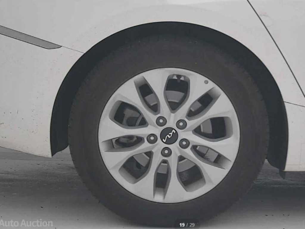 KIA K8 - Vista 12