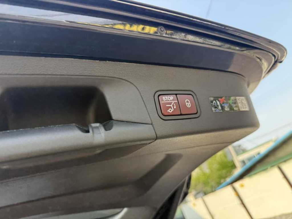 Mercedes Benz GLS Class - Vista 7