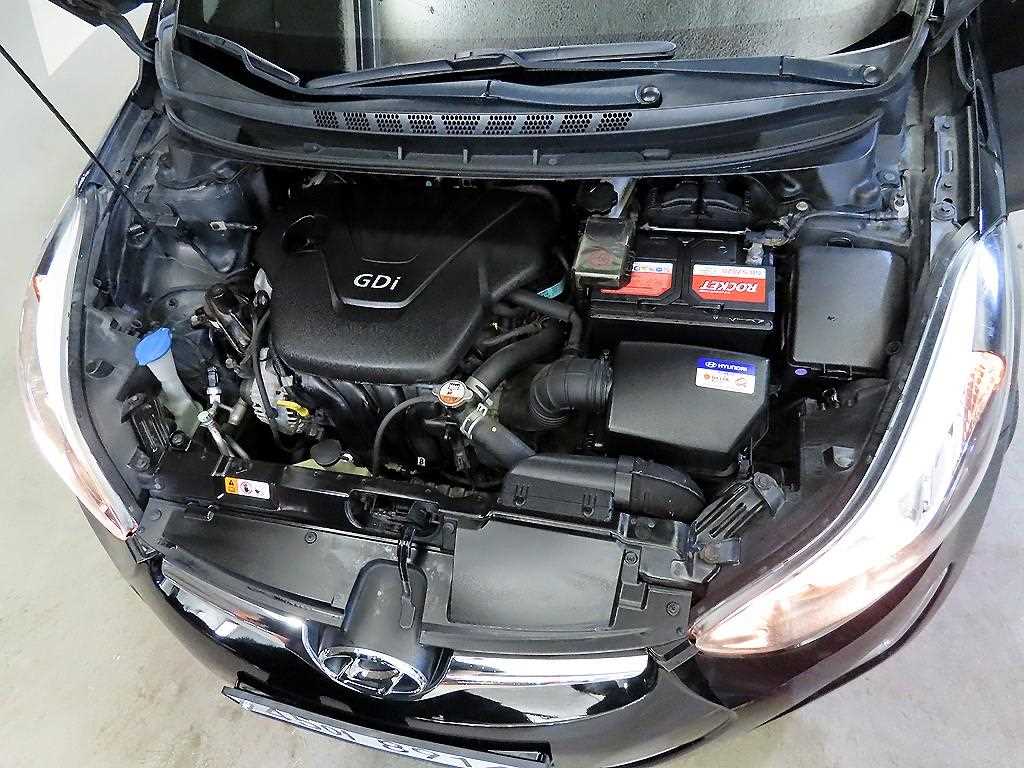 HYUNDAI Avante 2016 Negro - Importación desde Corea - HF Imports Iquique - Foto 16