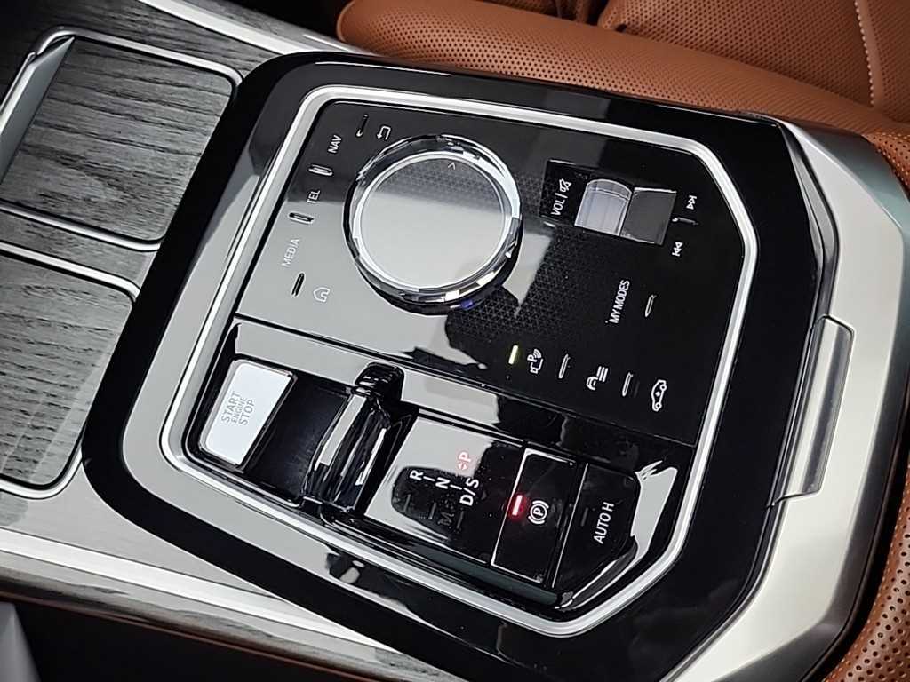 BMW 7 Series - Vista 8