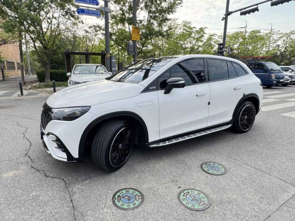 Mercedes Benz EQE - Vista 5