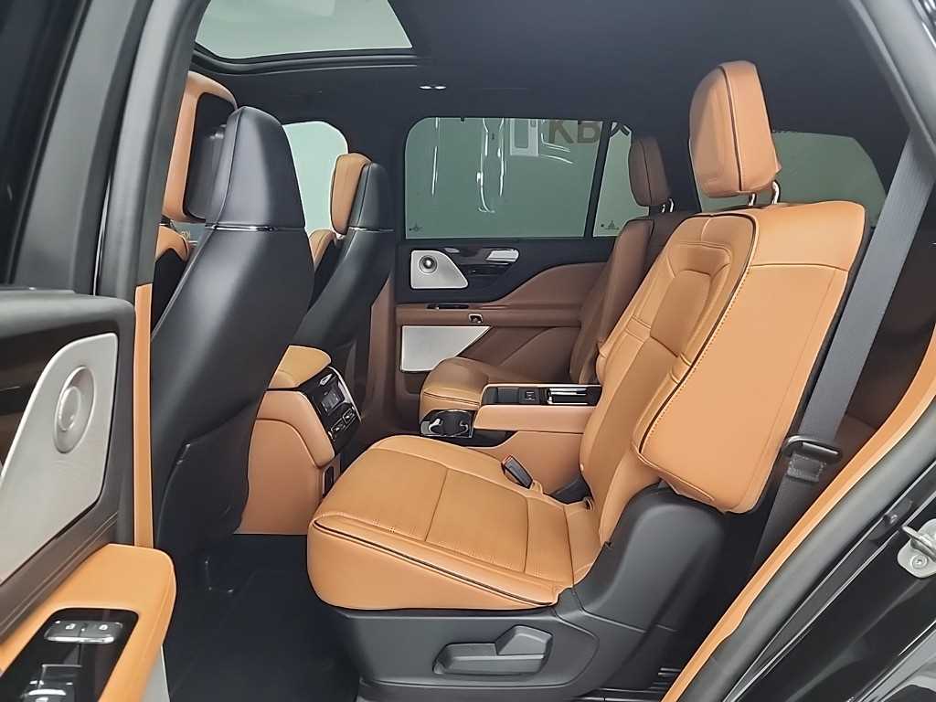 Lincoln Aviator - Vista 12