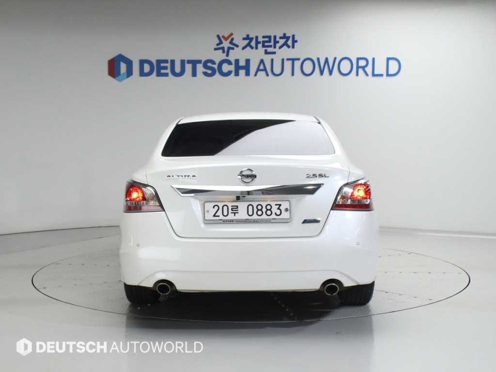 Nissan Altima - Vista 4