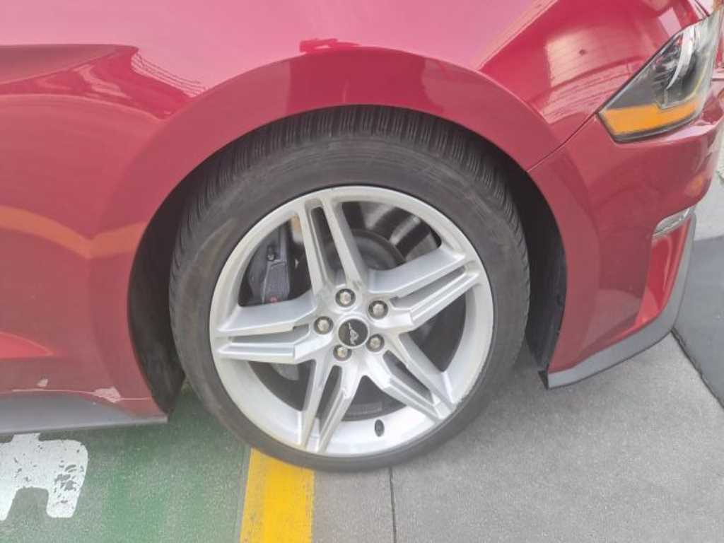 Ford Mustang - Vista 3