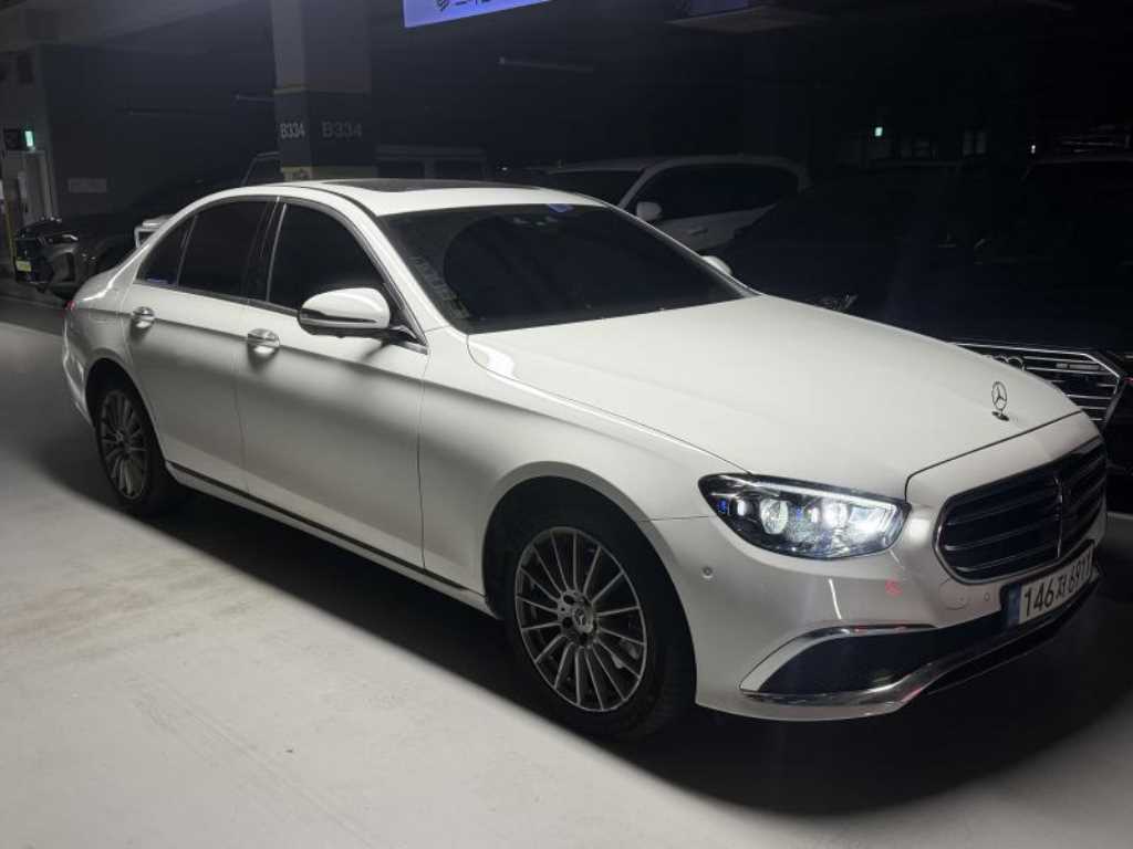 Mercedes Benz E class - Vista 2