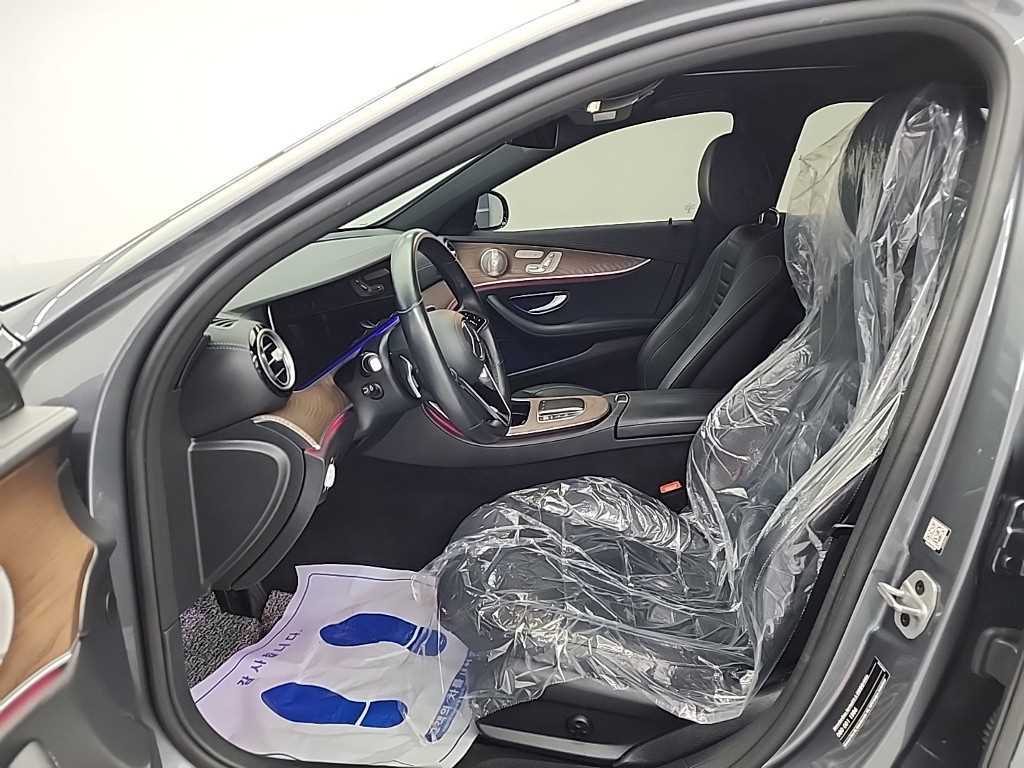 Mercedes Benz E class - Vista 11
