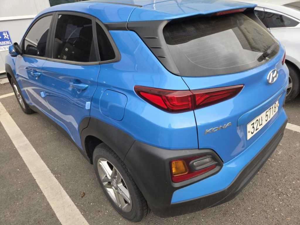 HYUNDAI Kona - Vista 4