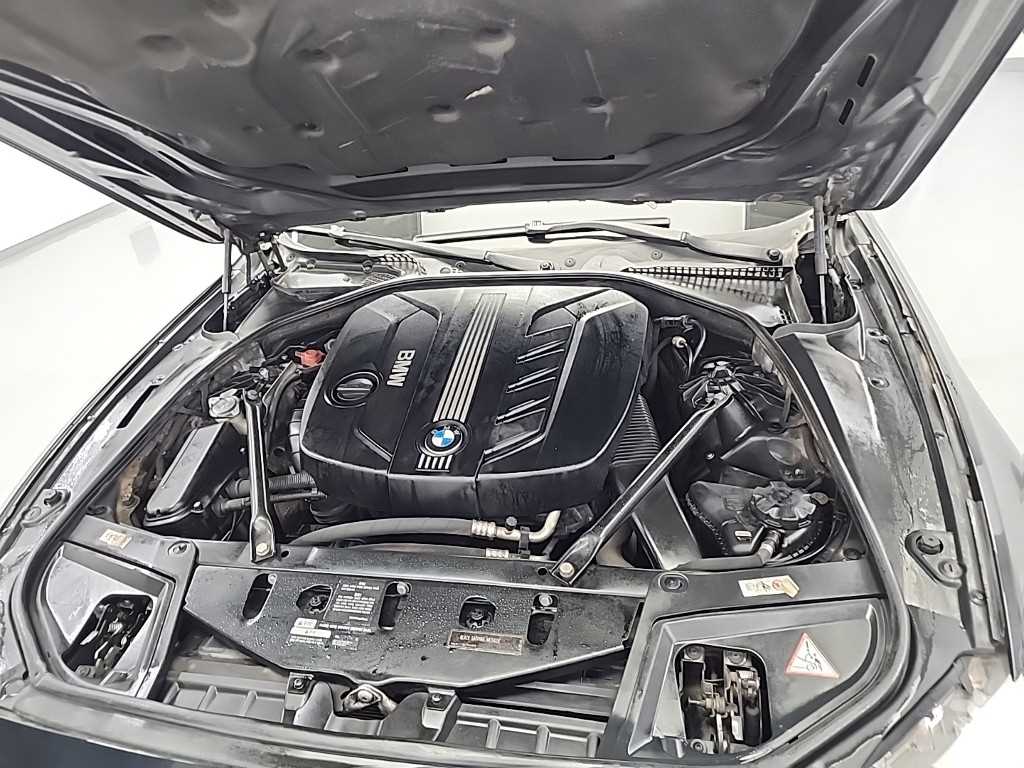 BMW 5 Series - Vista 5
