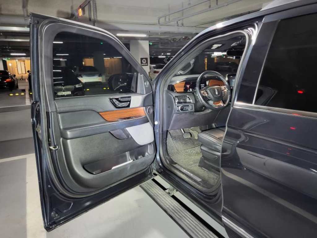 Lincoln Navigator - Vista 5
