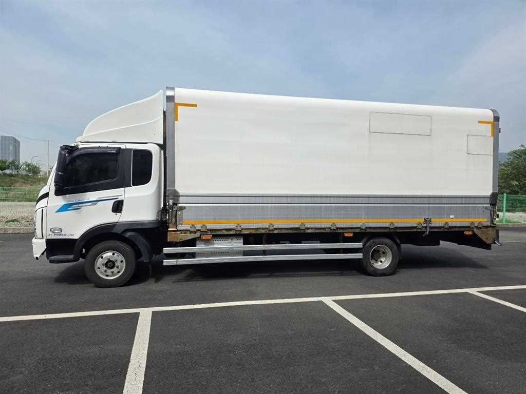 medium and large cargo truck 2023 Azul - Importación desde Corea - HF Imports Iquique - Foto 1