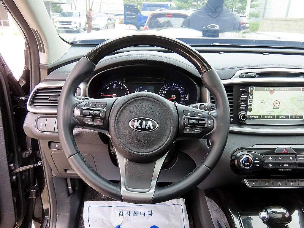 KIA Sorento - Vista 8