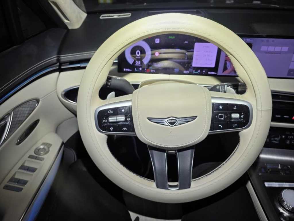 Genesis GV70 - Vista 6