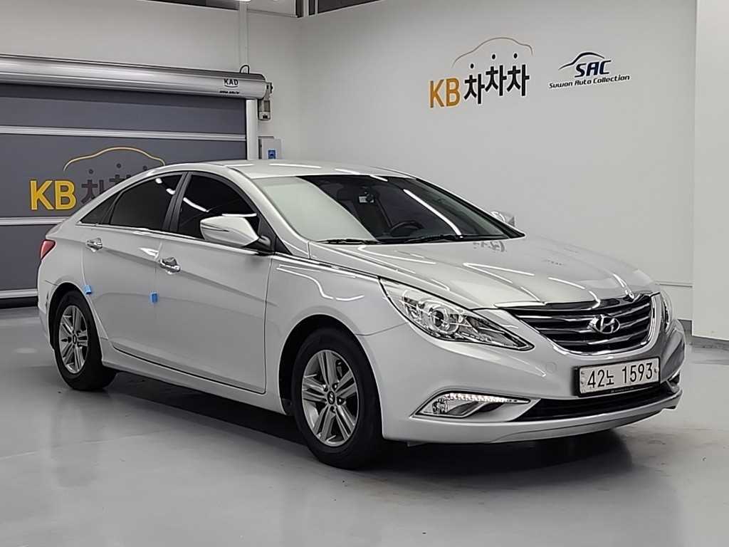 HYUNDAI Sonata - Vista 4
