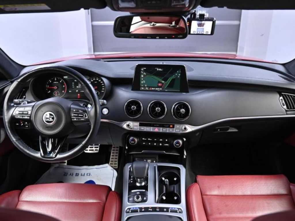 KIA Stinger - Vista 8