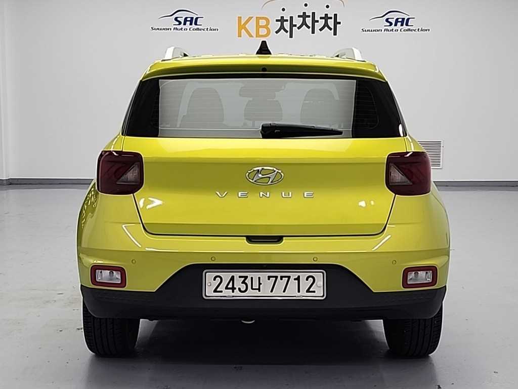 HYUNDAI Venue - Vista 3