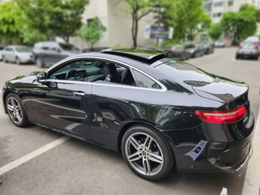 Mercedes Benz E class - Vista 3