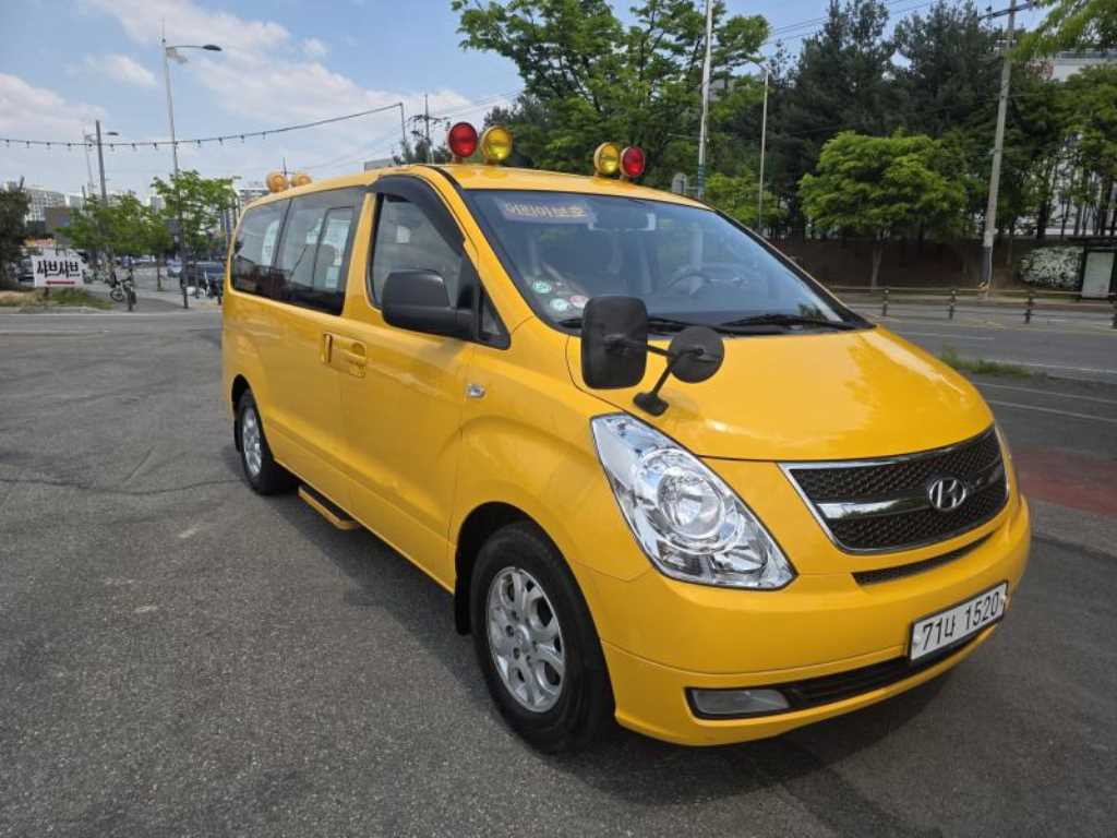 HYUNDAI Starex 2015 Amarillo - Importación desde Corea - HF Imports Iquique - Foto 1