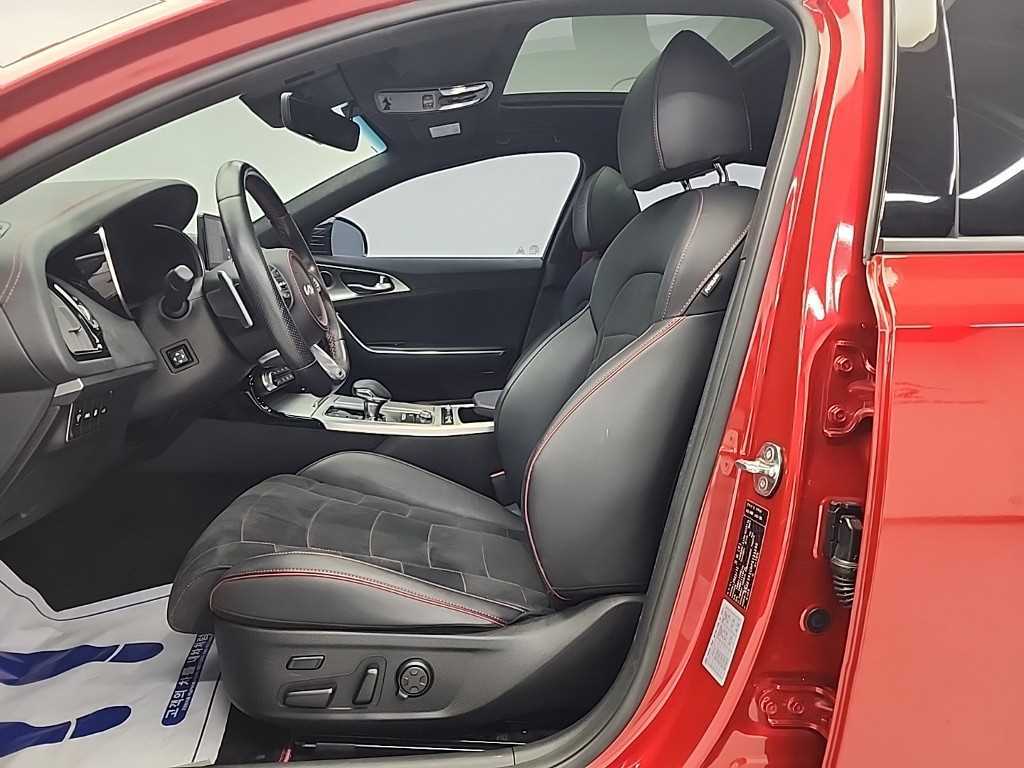 KIA Stinger - Vista 11