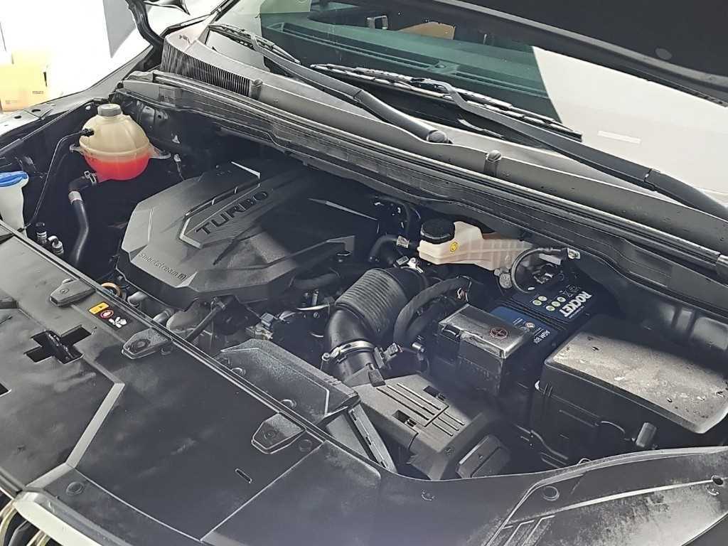 KIA Carnival - Vista 5