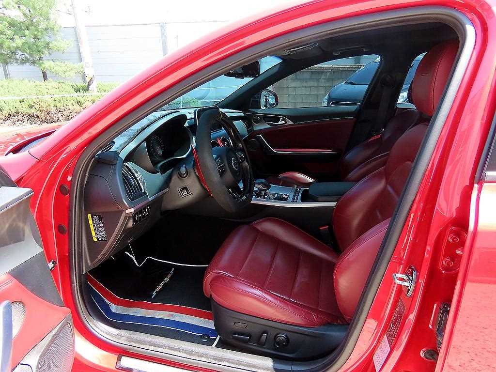 KIA Stinger - Vista 5