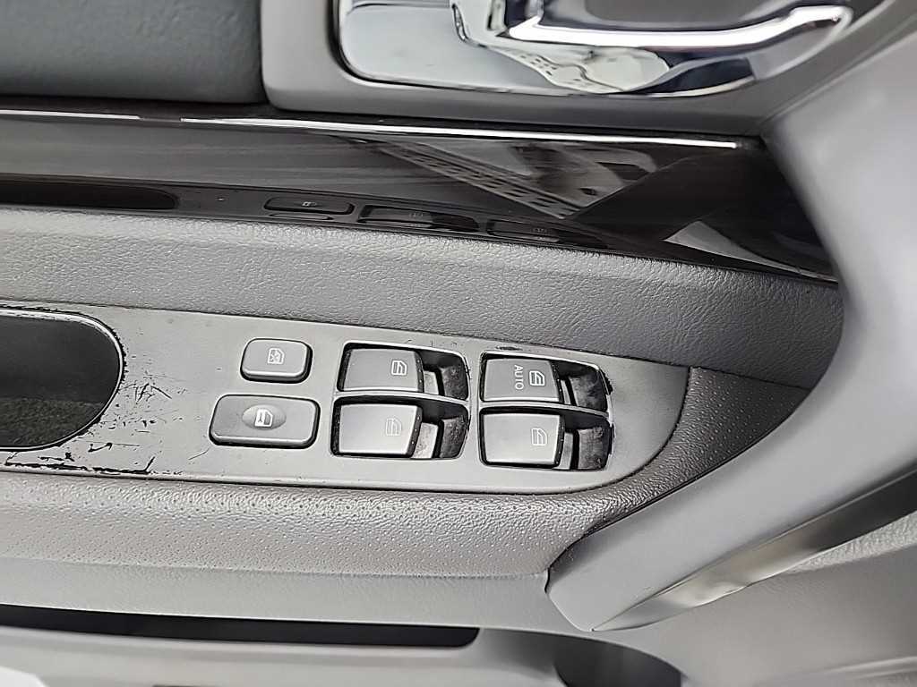 Ssangyong Korando - Vista 12