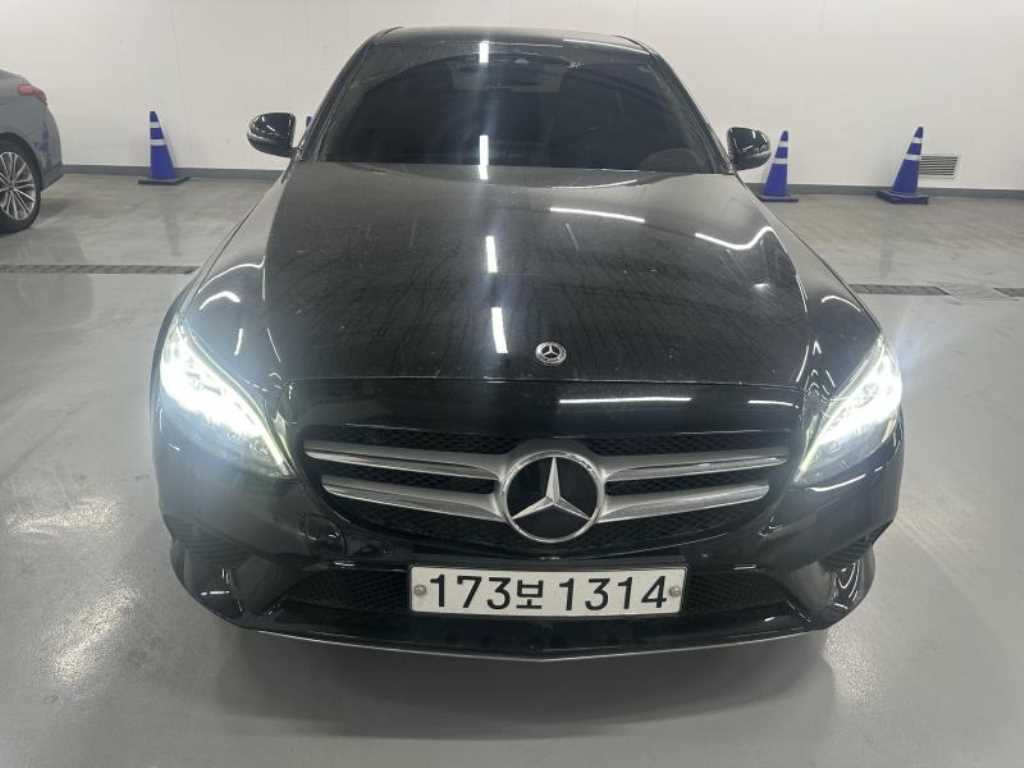 Mercedes Benz C Class 2020 Negro - Importación desde Corea - HF Imports Iquique - Foto 1