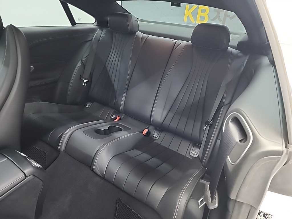 Mercedes Benz E class - Vista 12